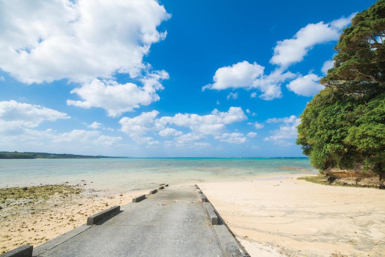Flex Beach House Motobu Bagian luar foto